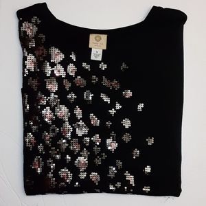 BLACK TOP EMBELLISHED in Silvver Black Modern Graphics